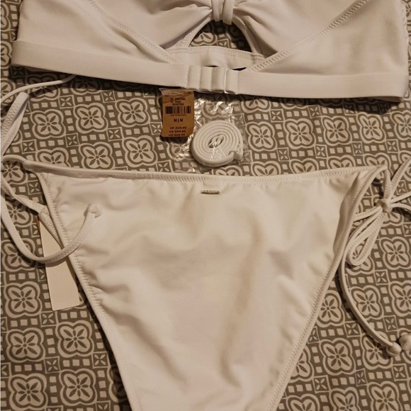 White Victoria Secret Medium Set - Picture 5 of 7